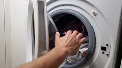 Den här vanan kan förstöra tvättmaskinen: så påverkar blöt tvätt den
