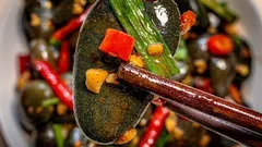 Världens märkligaste rätt: varför äter folk i Kina friterade stenar?